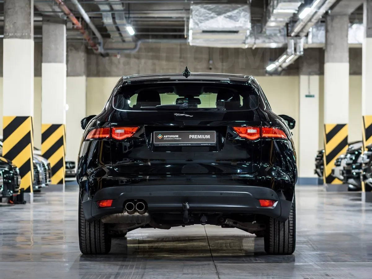 Jaguar F-Pace Image 8